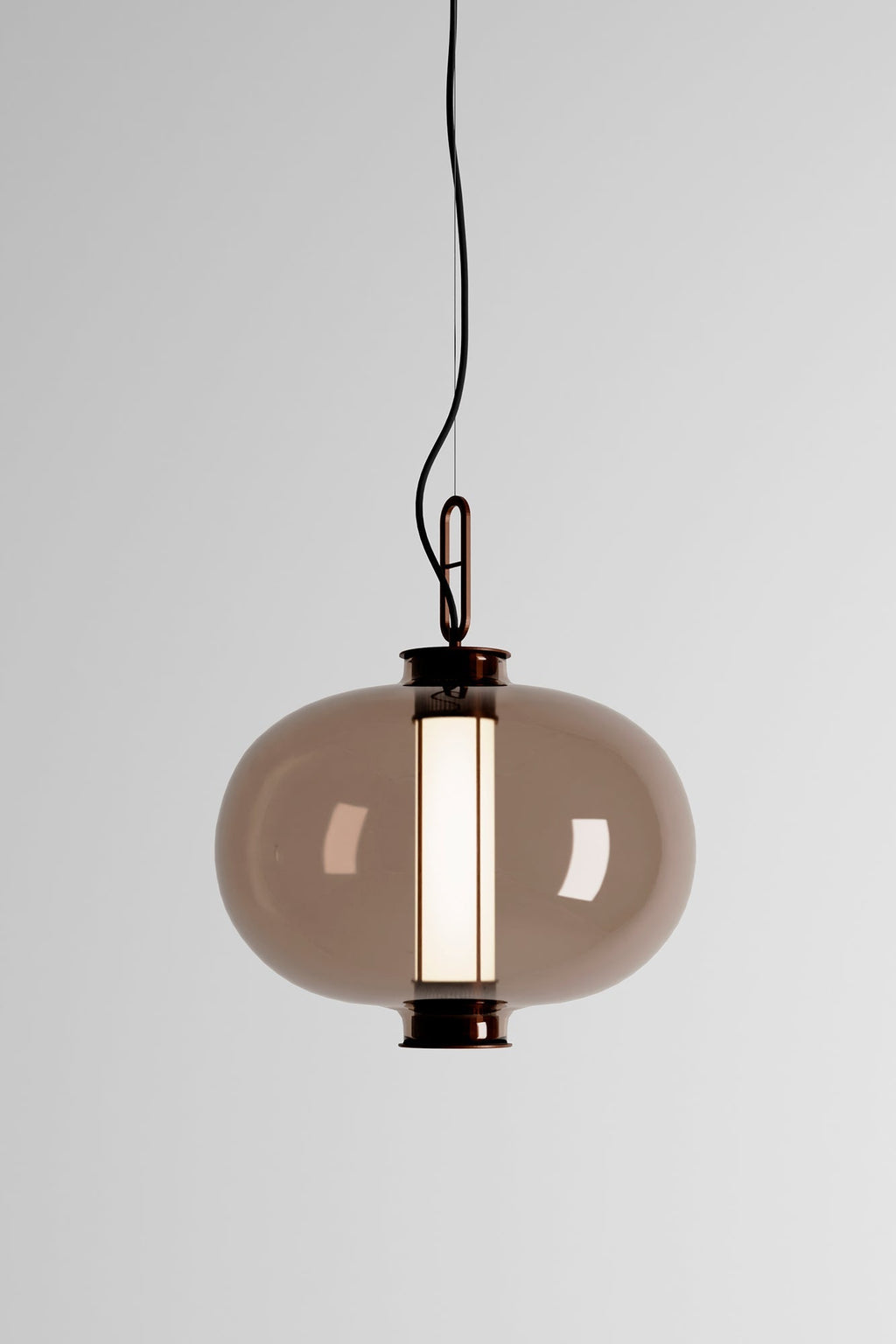 Exclusieve hanglamp boven eettafel in Italiaans design van Unicoo
