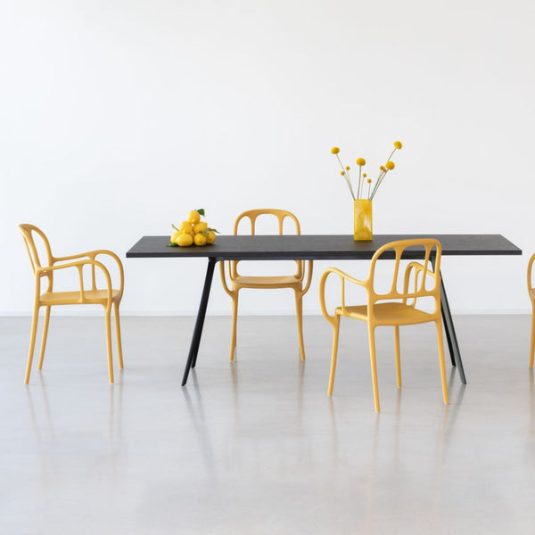 Magis Design Mila Stapelstoel – Duurzaam, Comfortabel, Weerbestendig
